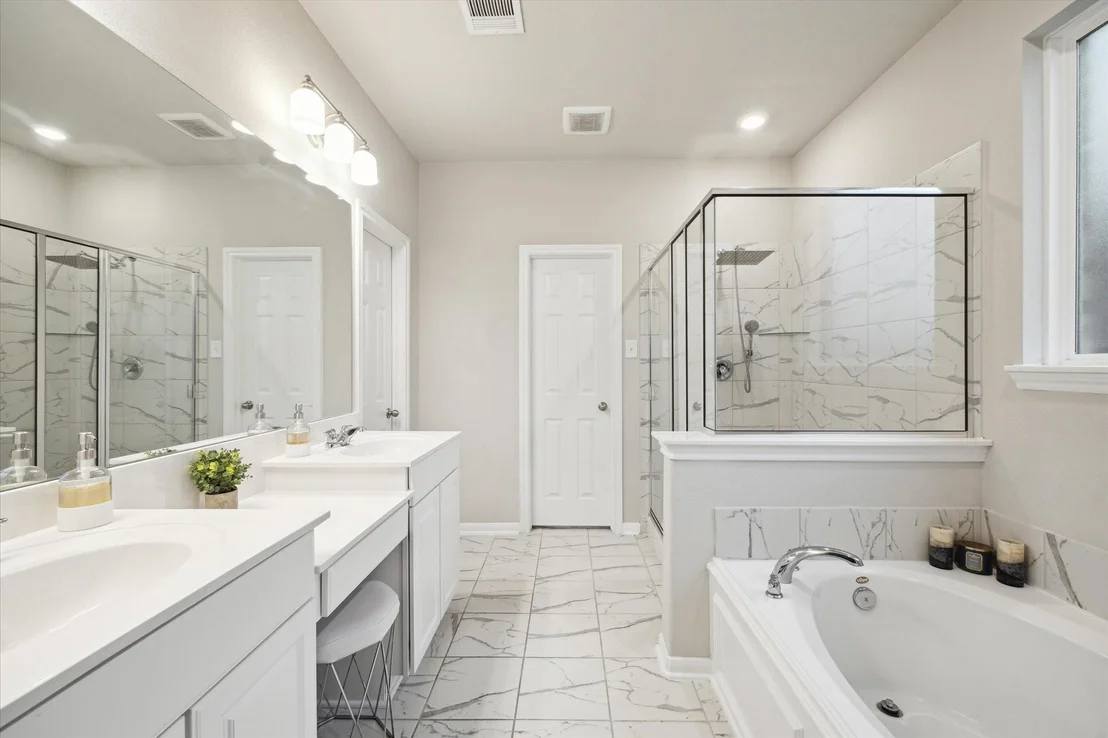 Photo of 17218 Roxburgh Lake Lane