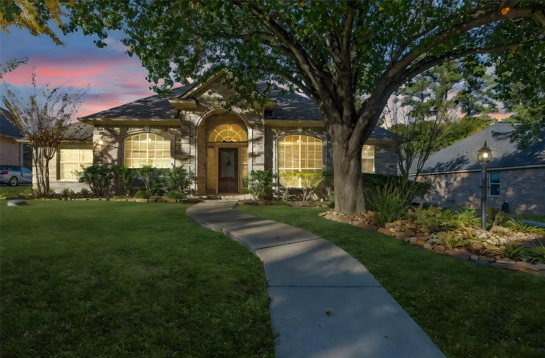 Photo of 35 W Pines Drive