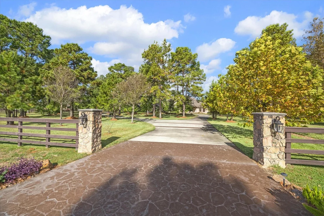 Photo of 11 Willowcreek Ranch Road