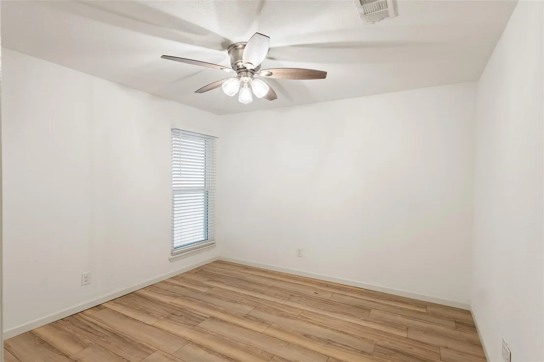 Photo of 217 Wellwood Lane