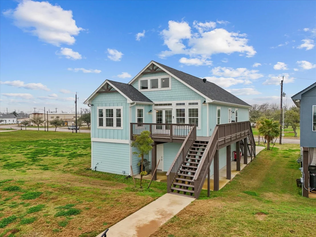 Photo of 822 W 2nd Street