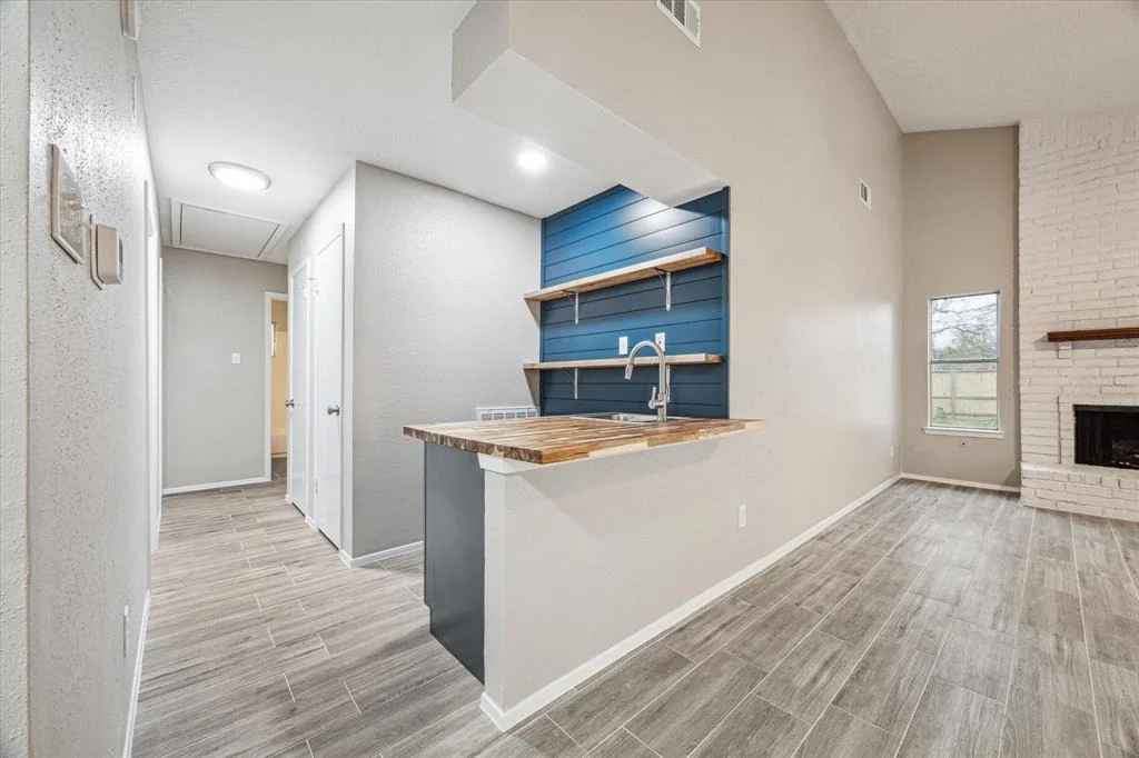 Photo of 16111 Windom Drive