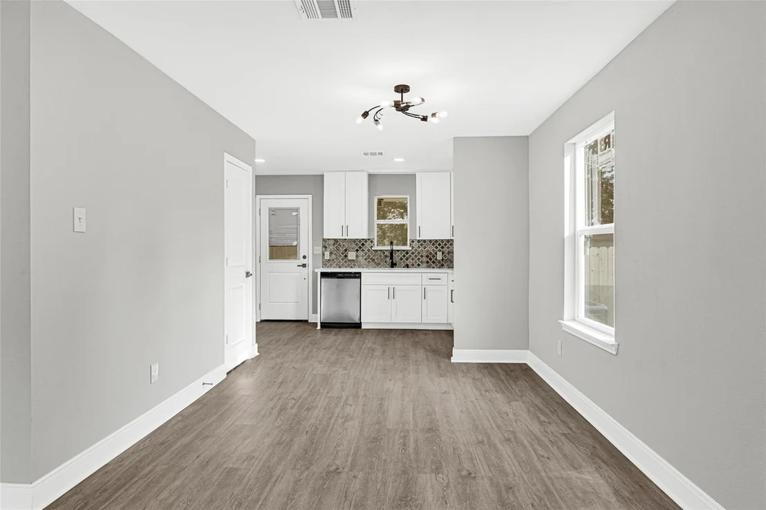 Photo of 6024 Jackson Ln