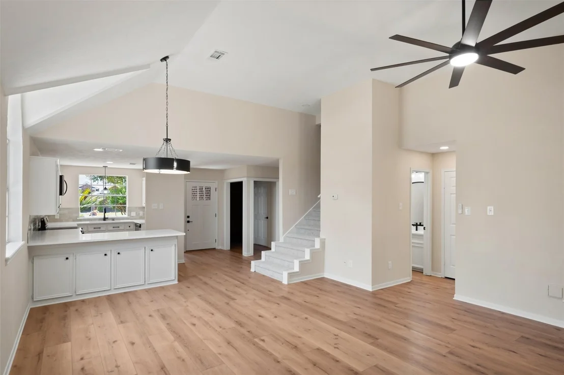 Photo of 6979 Breezy Point