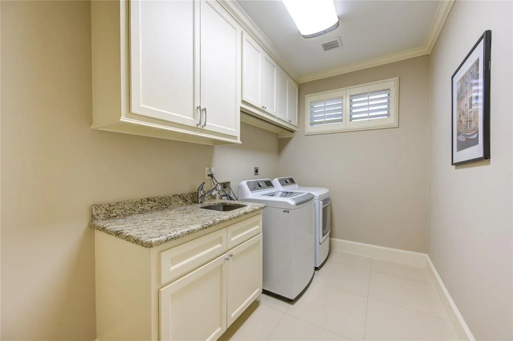 Photo of 4532 Maple Street
