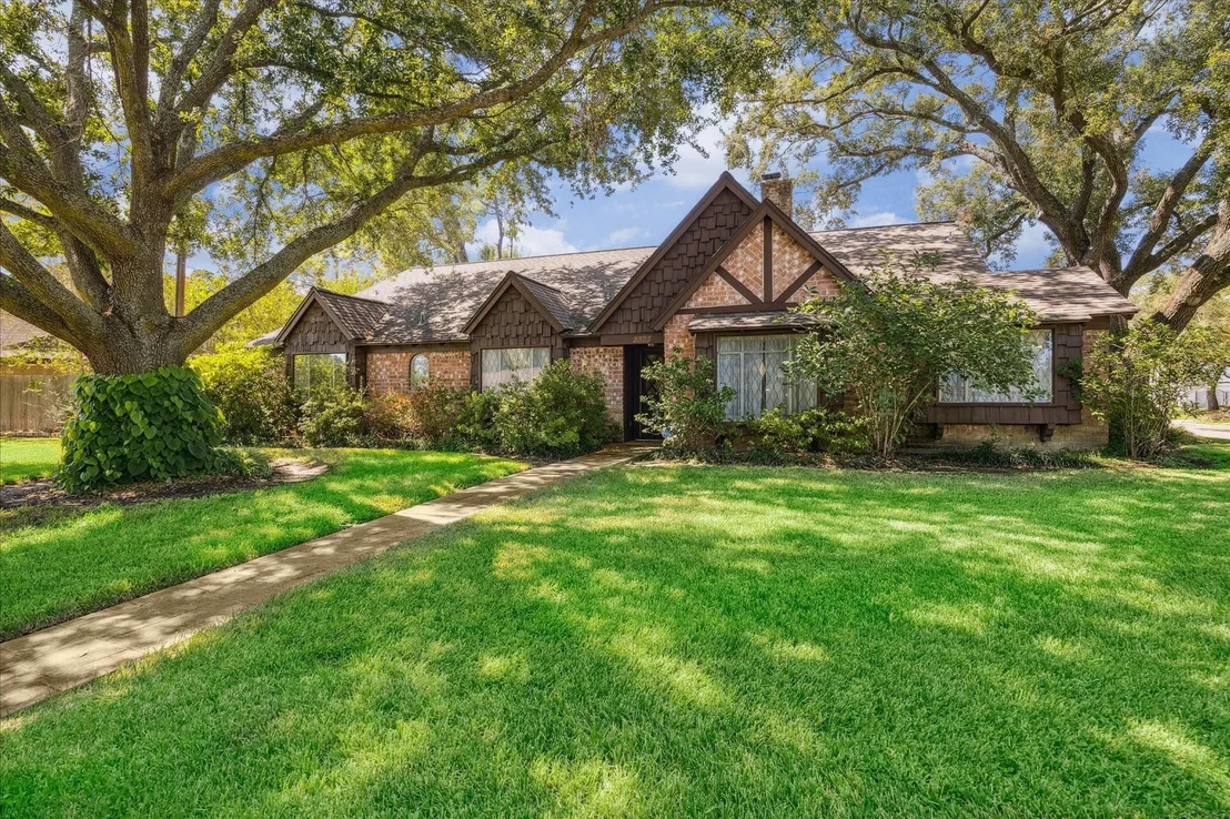Photo of 2323 Parana Drive