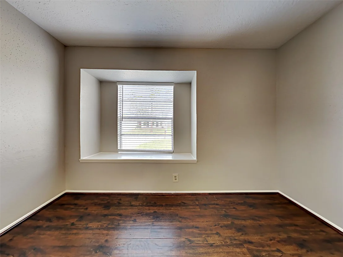 Photo of 216 Maple Leaf Drive