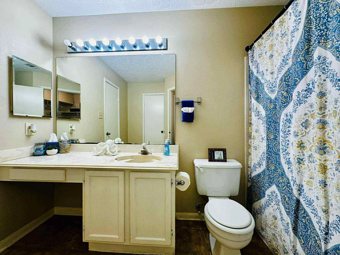 Photo of 78 W High Oaks Circle