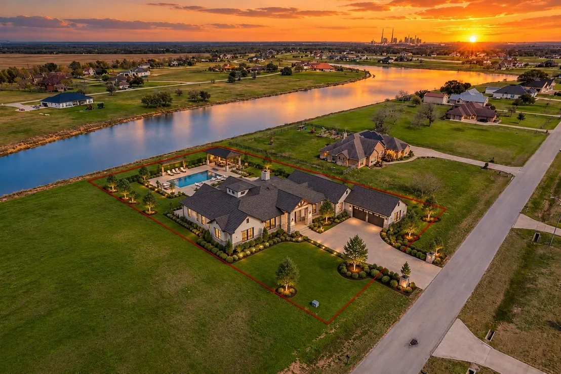 Photo of 6818 Brazos Lakes Drive