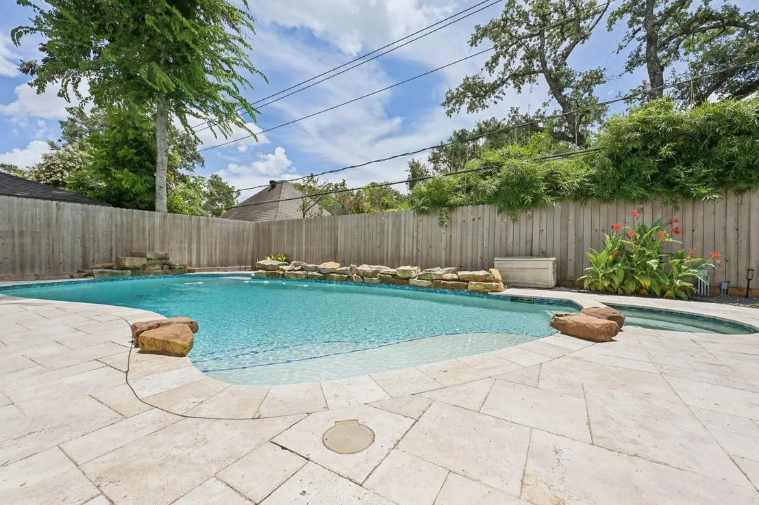 Photo of 14627 Oak Bend Drive