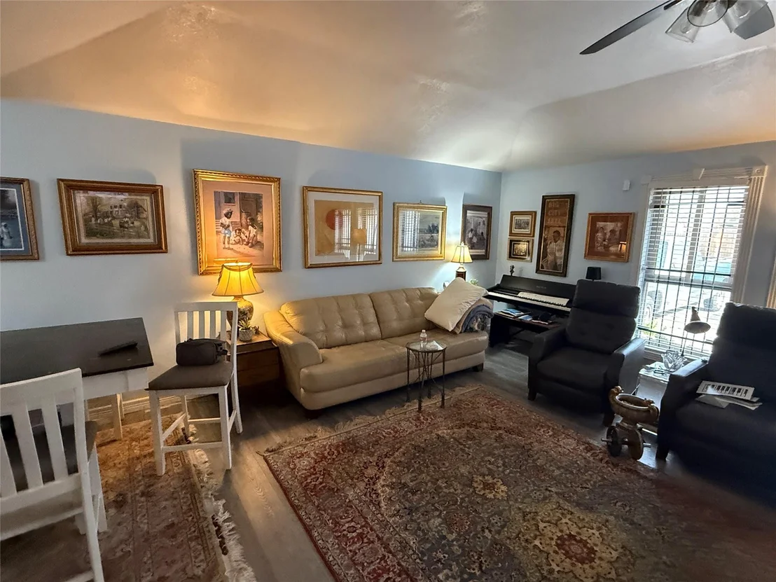 Photo of 214 Maybrook Drive