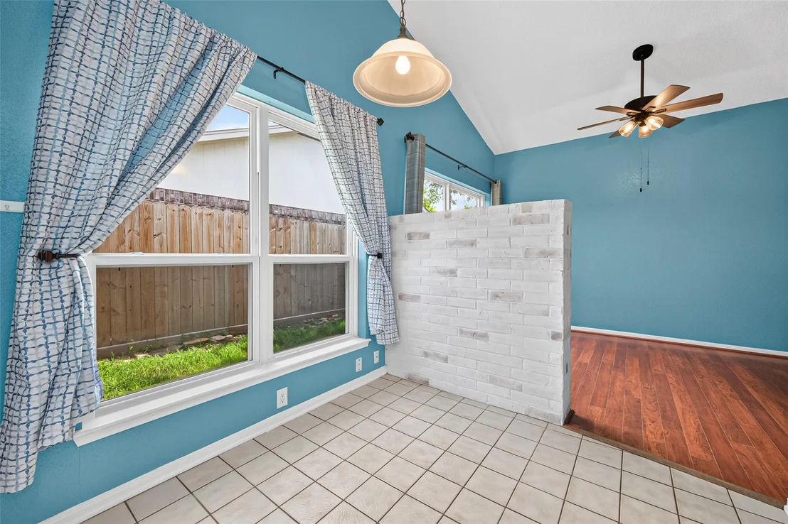 Photo of 17531 Crestline Road