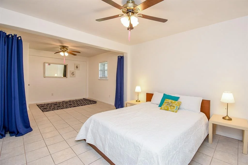 Photo of 1039 Bayview Drive
