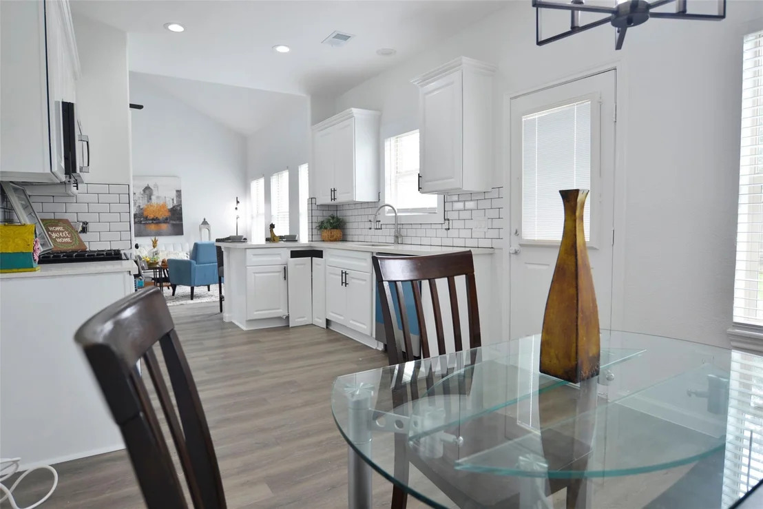 Photo of 6718 Poplar Bend Lane