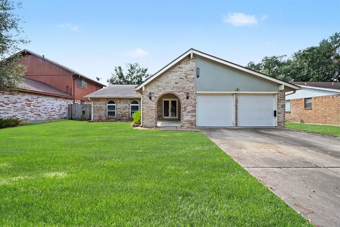 Photo of 21619 Cimarron Parkway