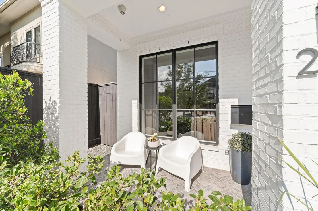 Photo of 2221 Morse Street