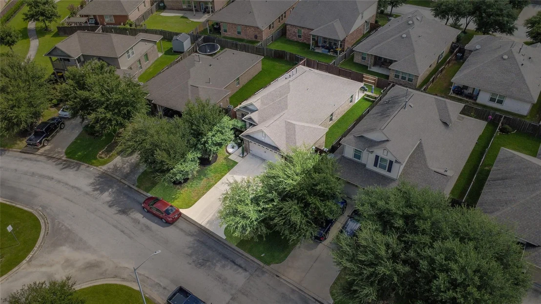 Photo of 652 Maple Point Drive E