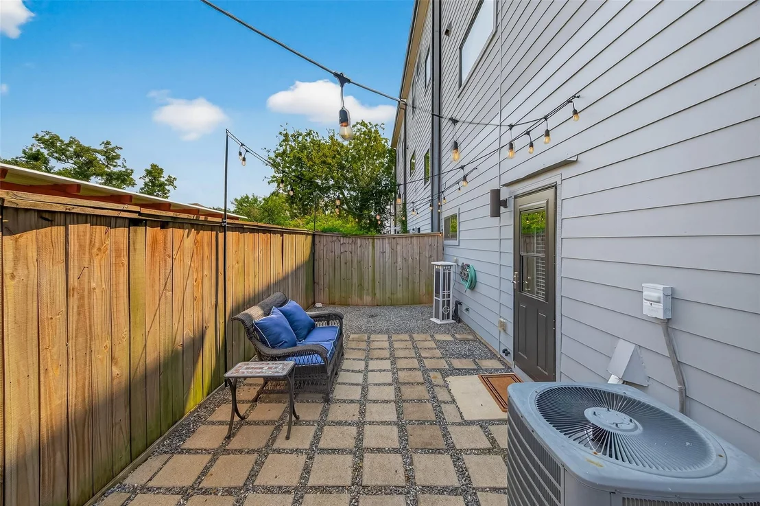 Photo of 953 Saint Augustine Street