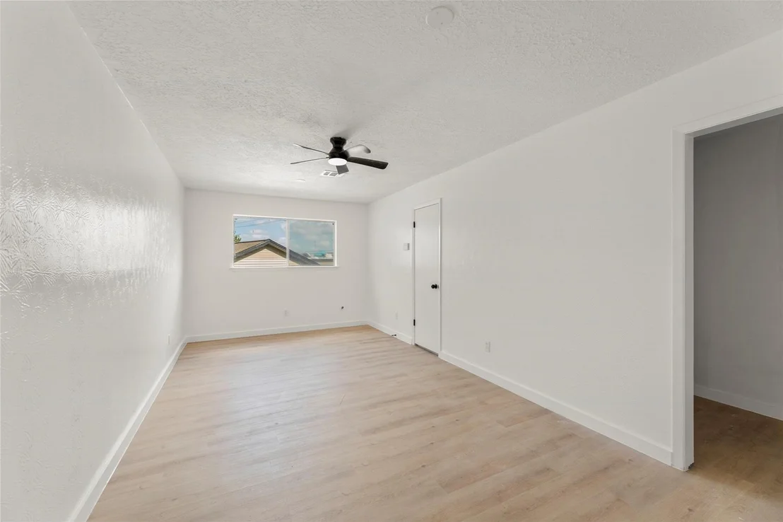 Photo of 3911 Thistlewood Drive