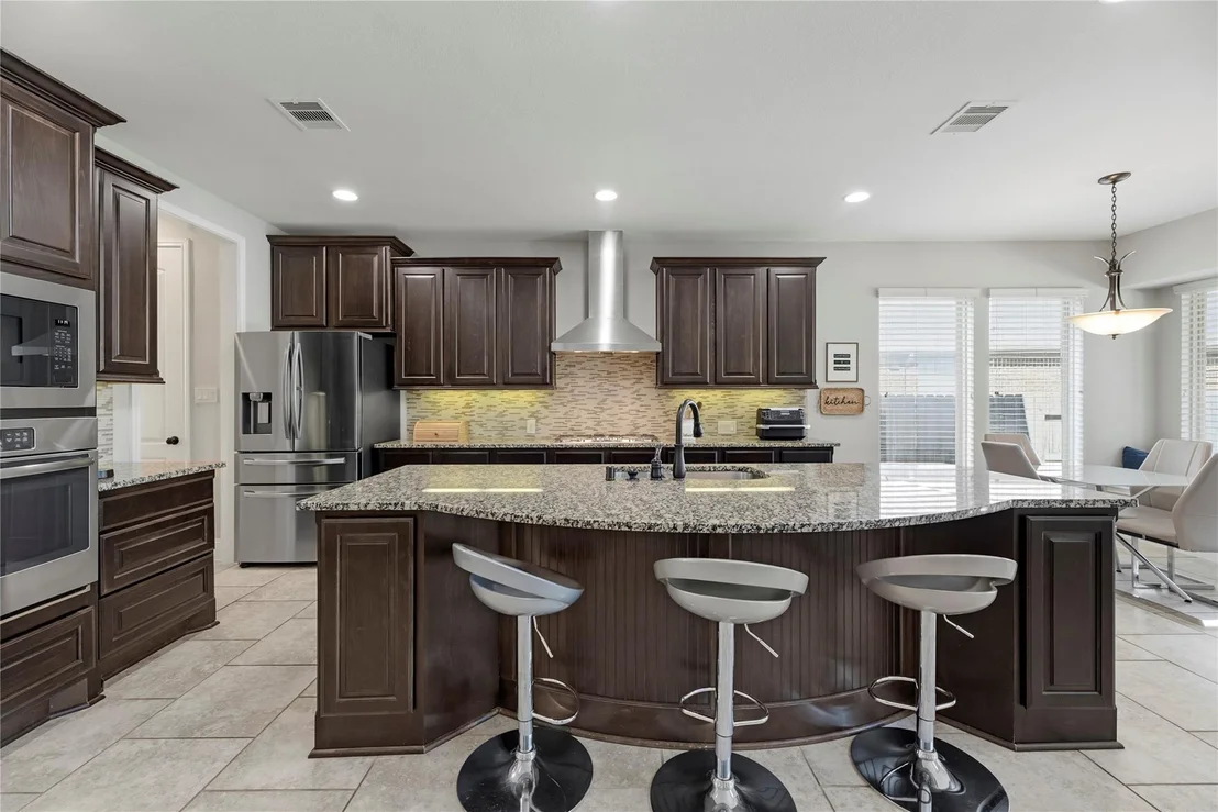 Photo of 18702 Town Bluff Drive