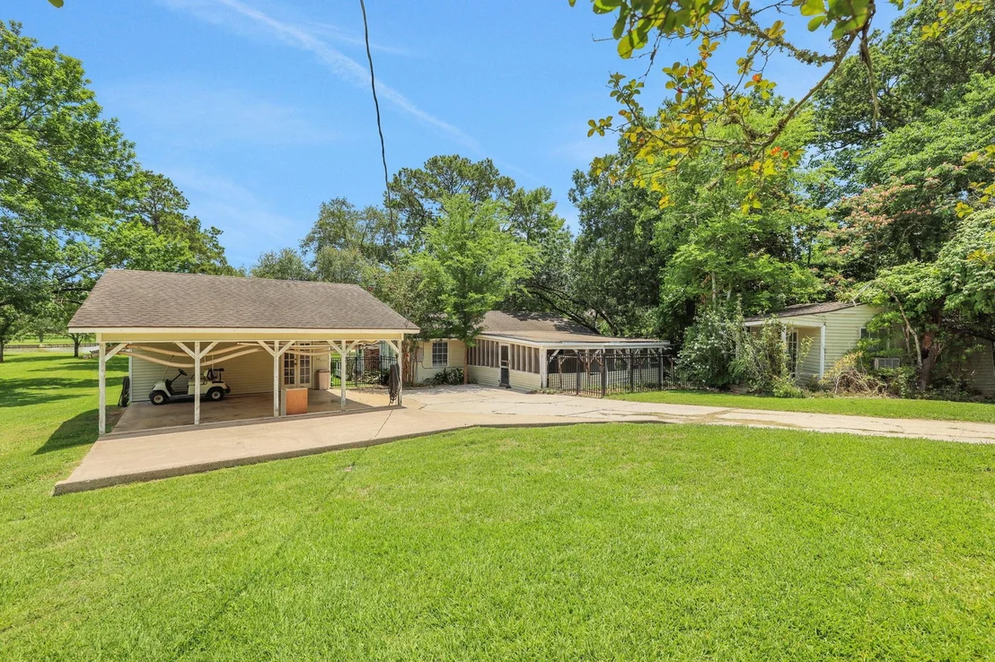 Photo of 151 Lakeview Circle