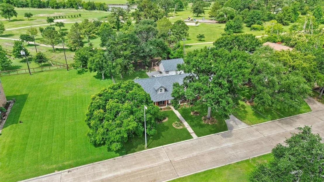 Photo of 715 Timber Cove Drive