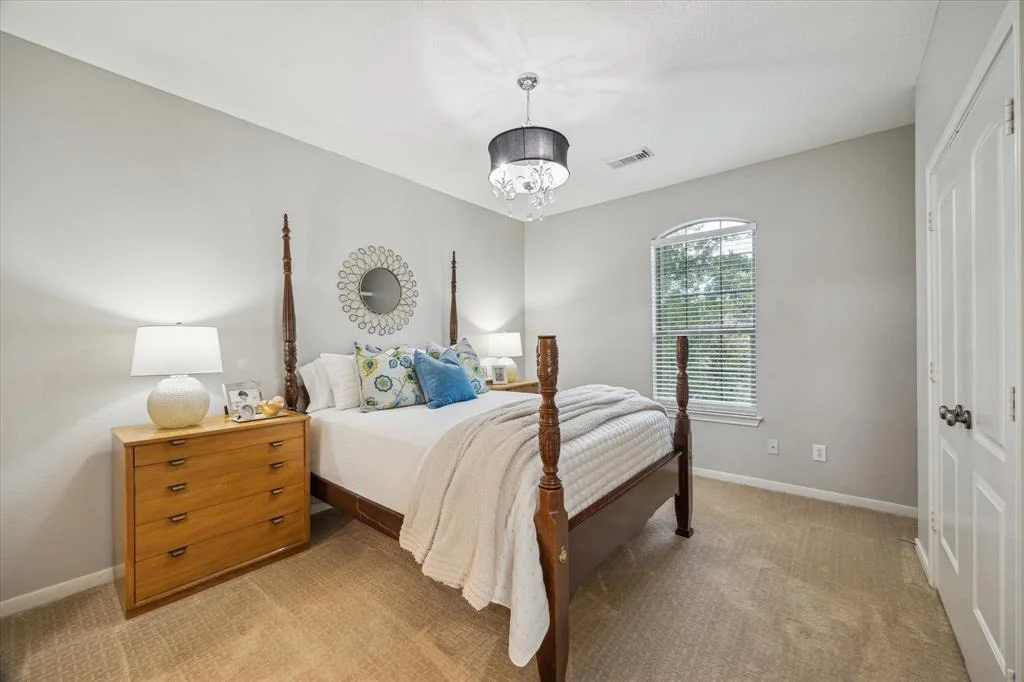 Photo of 63 E Beckonvale Circle