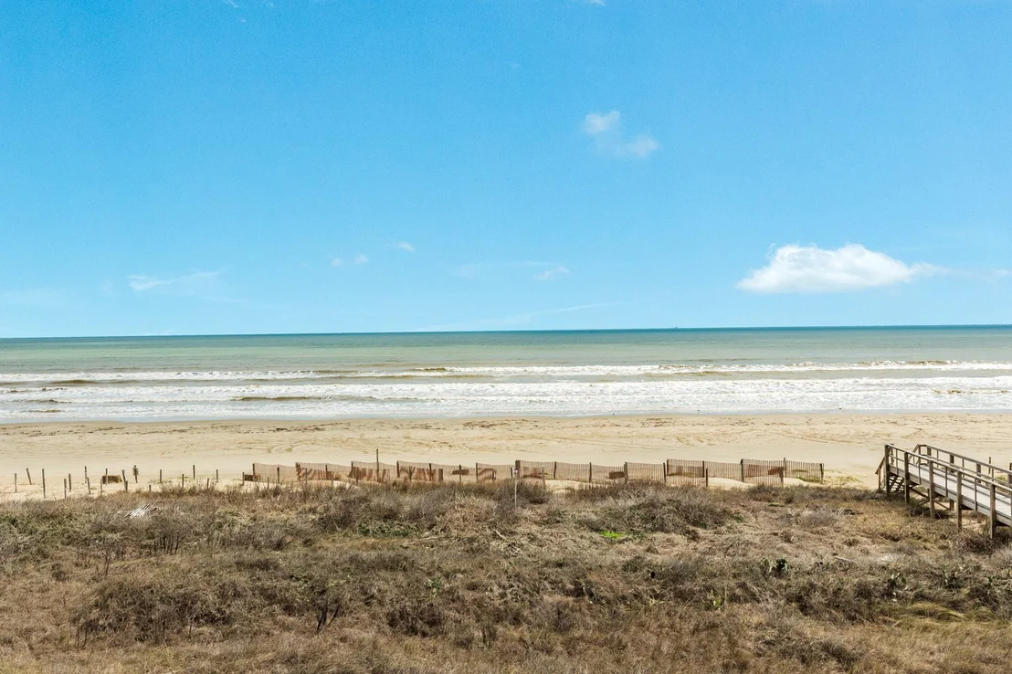 Photo of 2938 Bluewater Highway