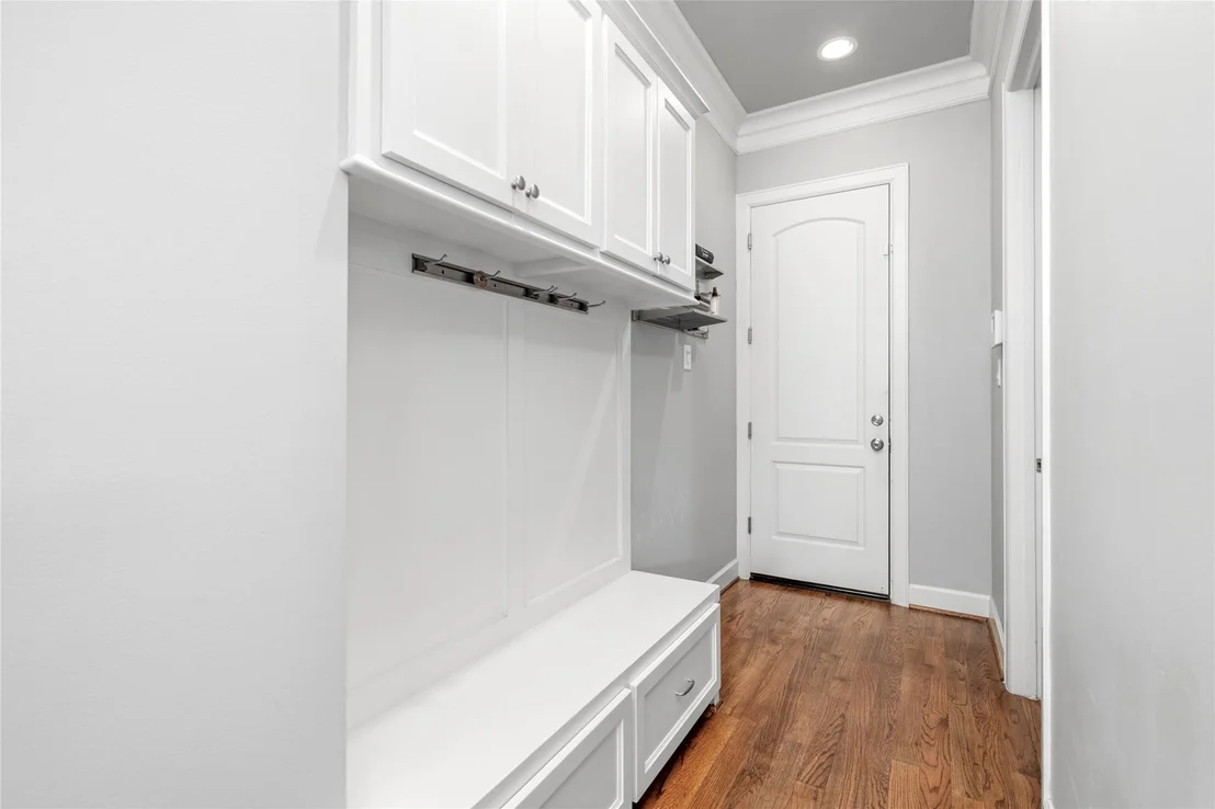 Photo of 1631 Du Barry Lane