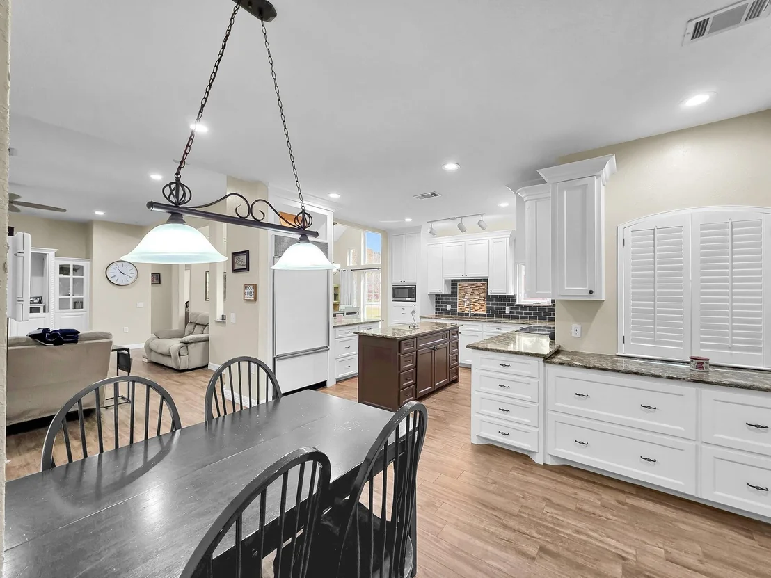 Photo of 520 Meadow Lane