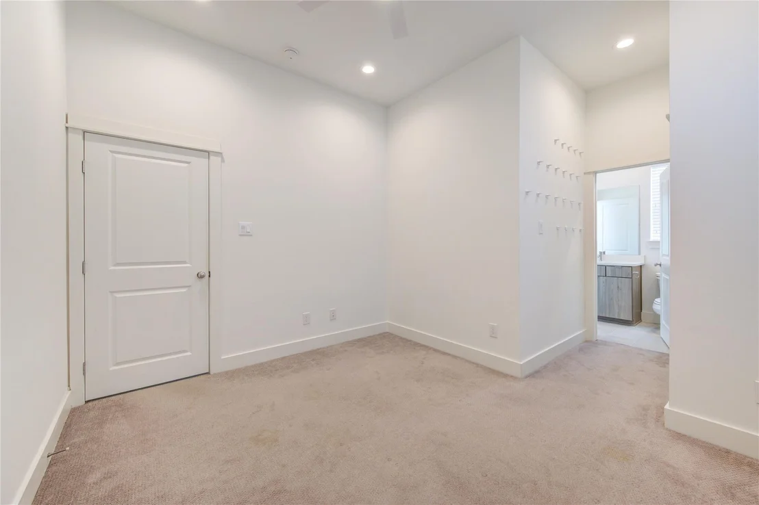Photo of 564 Janisch Road