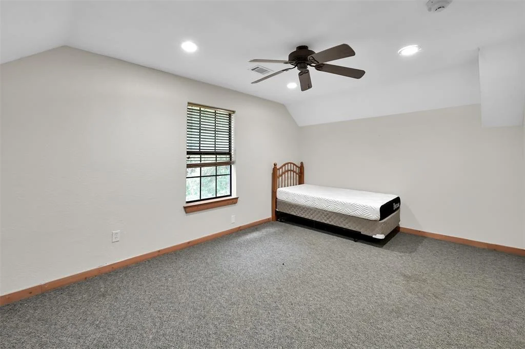 Photo of 18993 Ferne Drive
