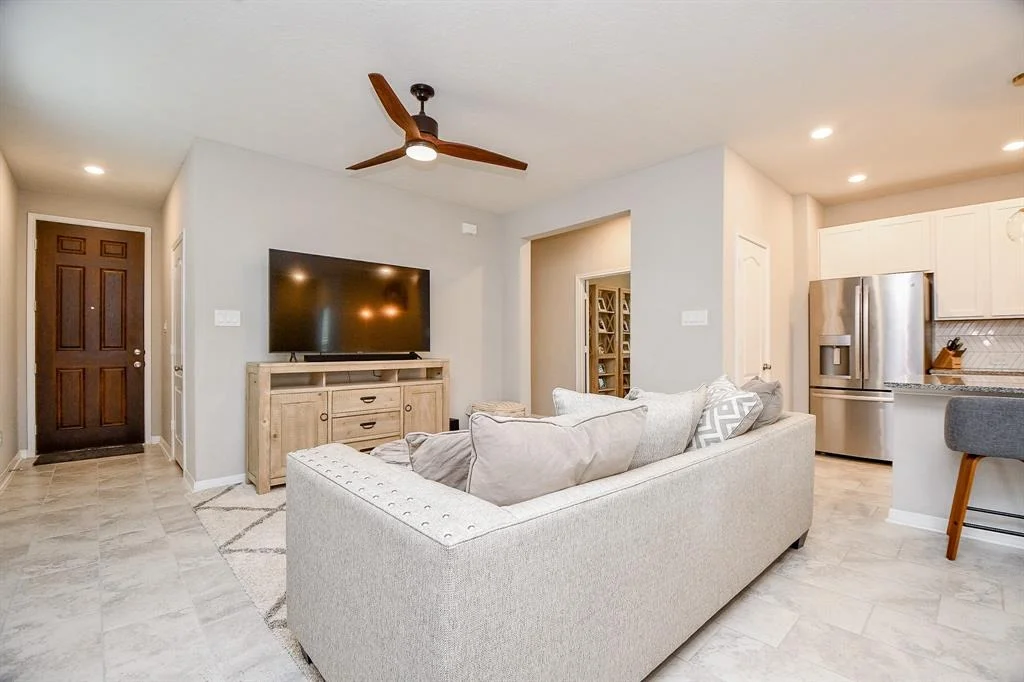 Photo of 6839 Knoll Spring Way