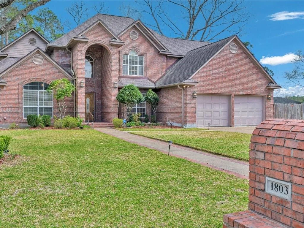 Photo of 1803 Live Oak Lane
