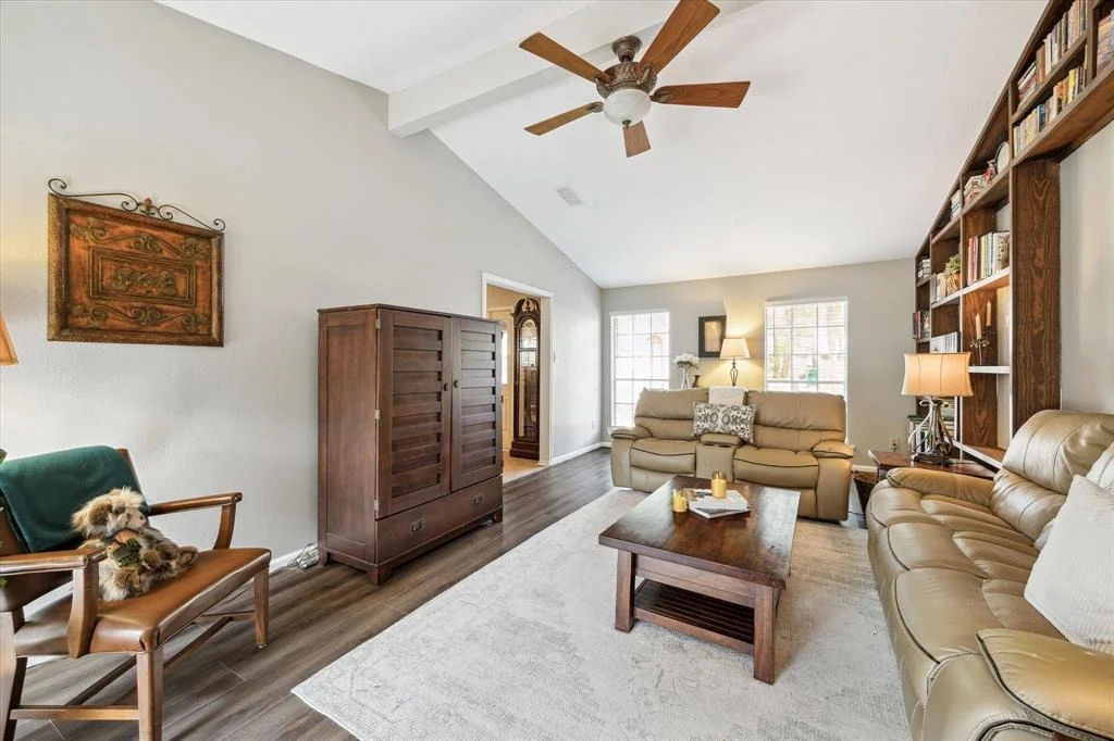 Photo of 33 Hickory Oak Drive