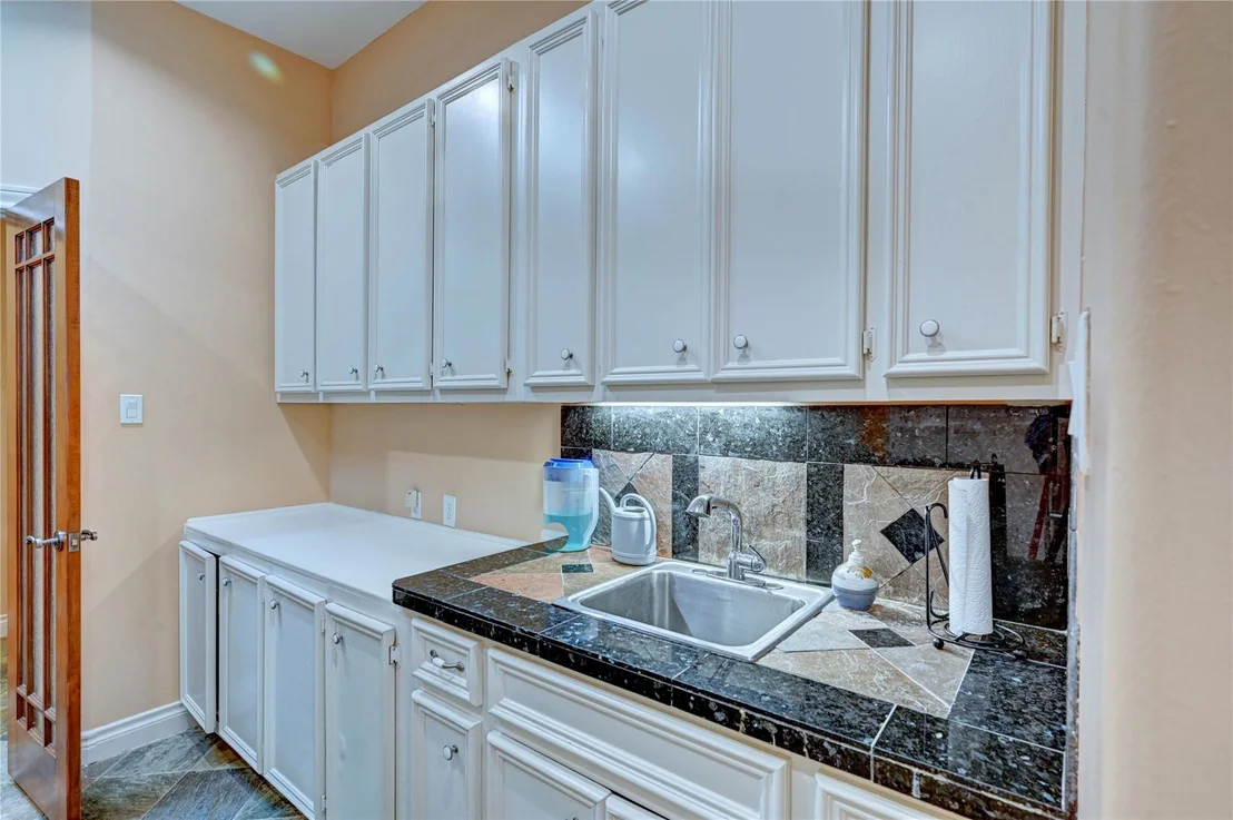 Photo of 9526 Deer Path Lane