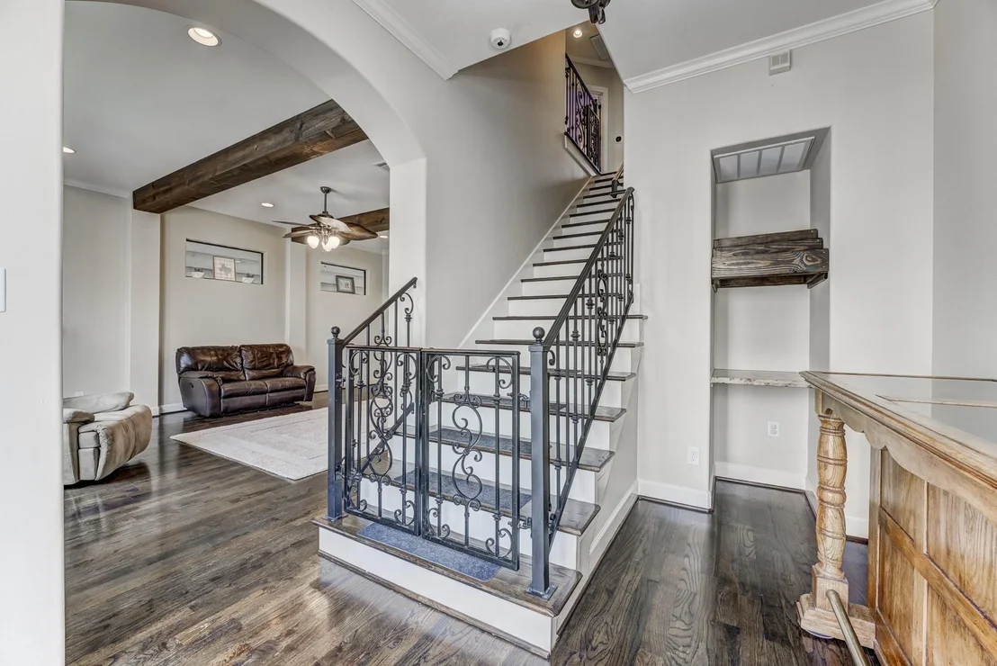 Photo of 2308 Couch Street