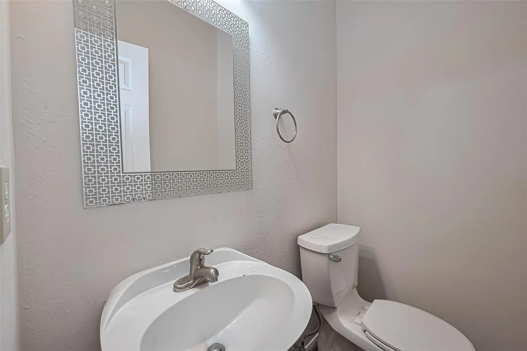Photo of 1327 W Forest Drive