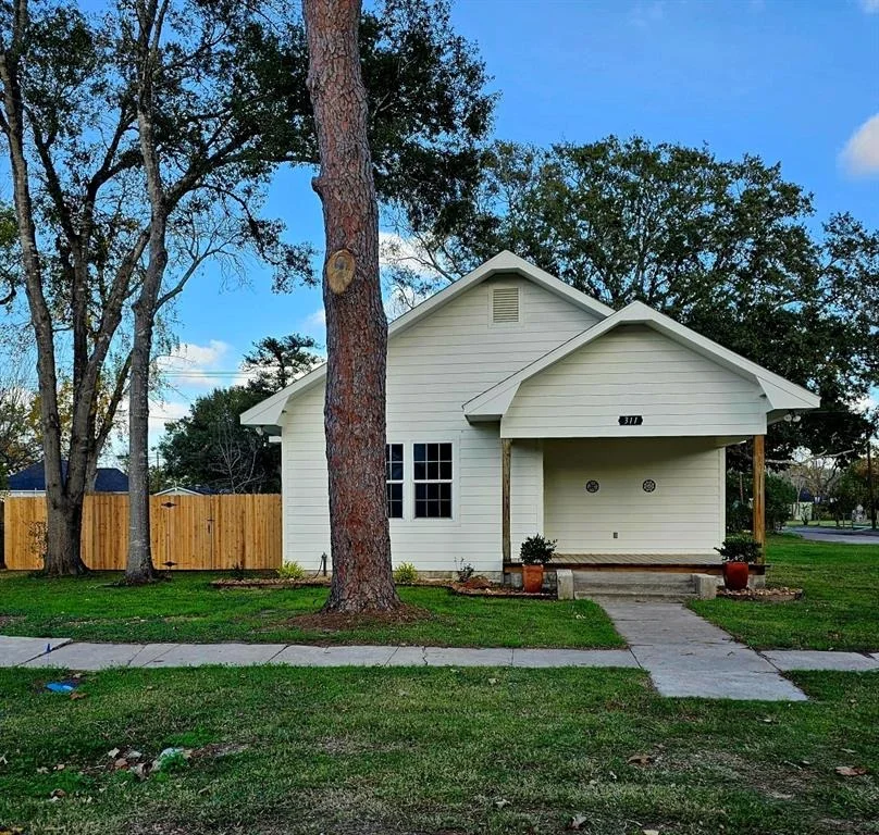 Photo of 311 August Street
