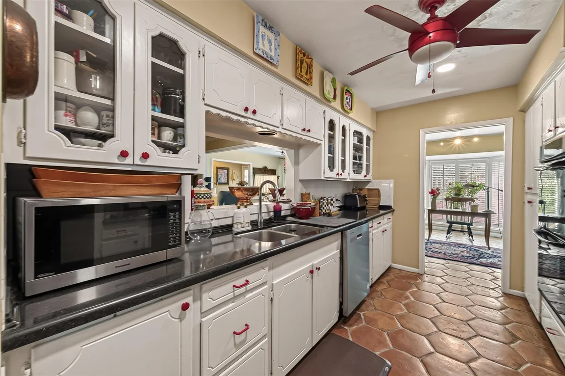 Photo of 10062 Warwana Road