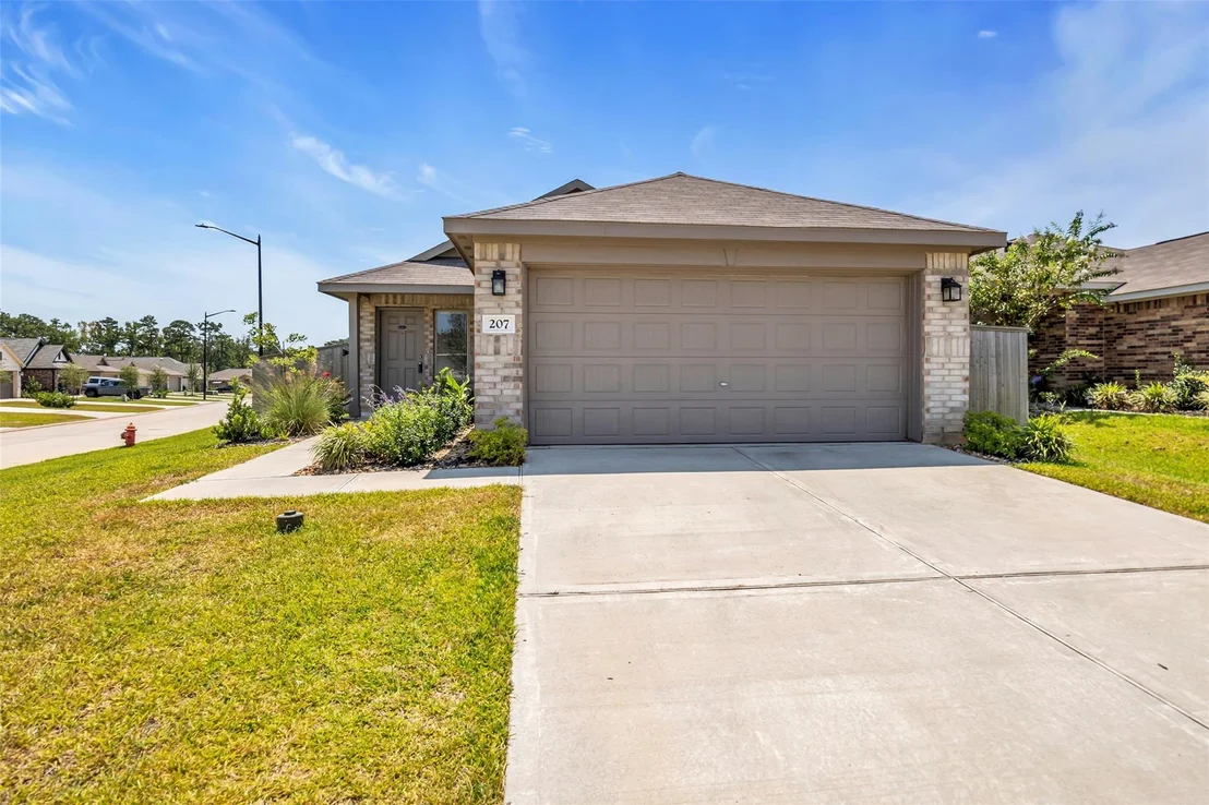 Photo of 207 River Grove Court