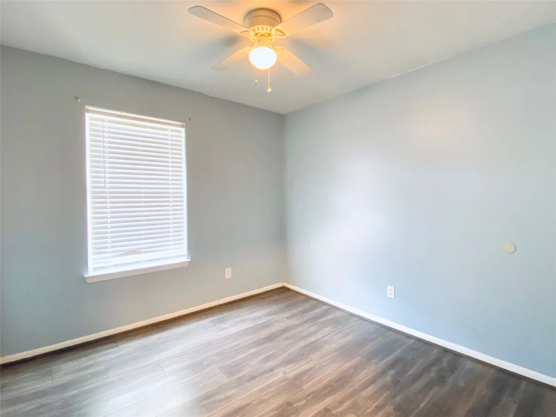 Photo of 715 Lakeview Drive