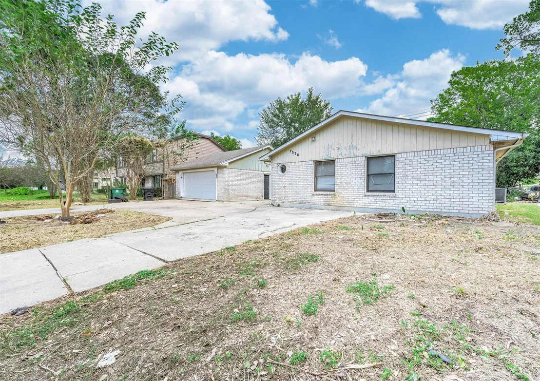 Photo of 7526 Antoine Drive