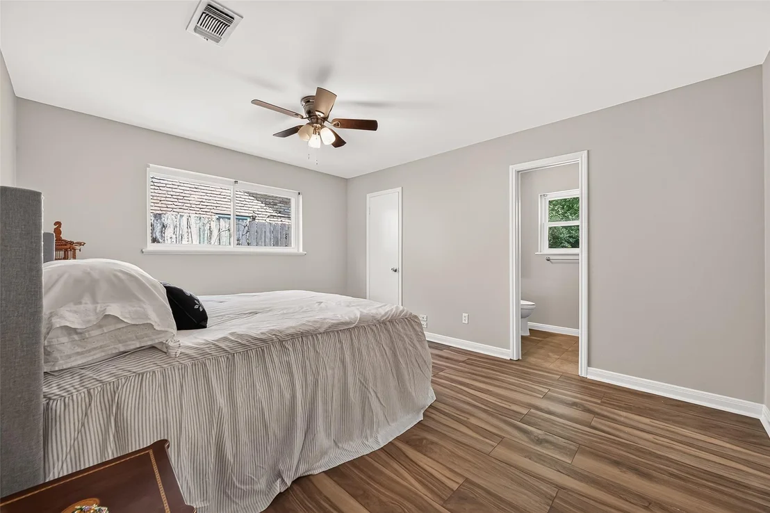 Photo of 6011 Benning Drive