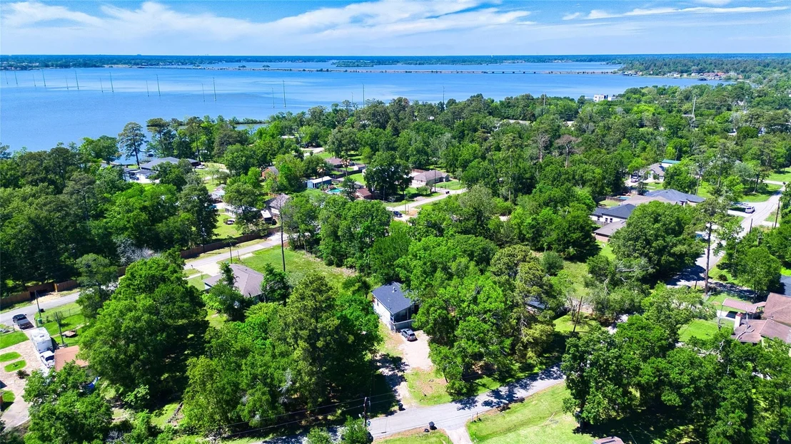 Photo of 22418 E Shorewood Loop E