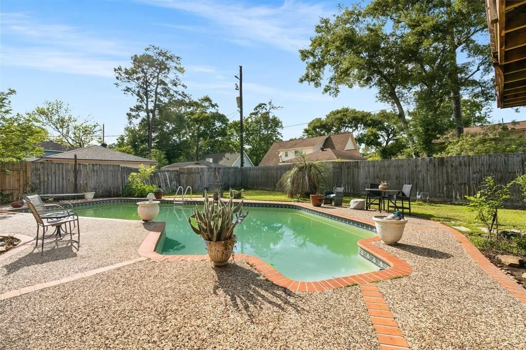 Photo of 323 Laura Lane