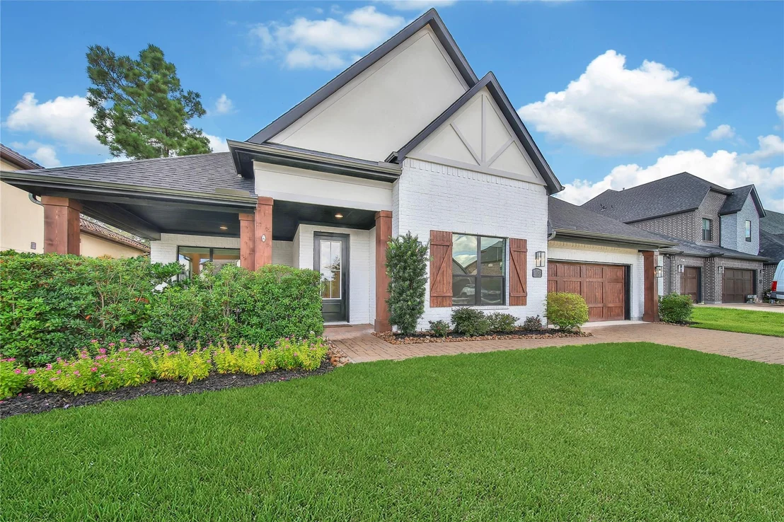 Photo of 115 Oak Estates Drive
