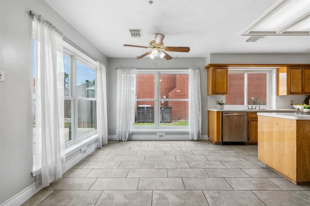 Photo of 5923 Silent Oaks Drive