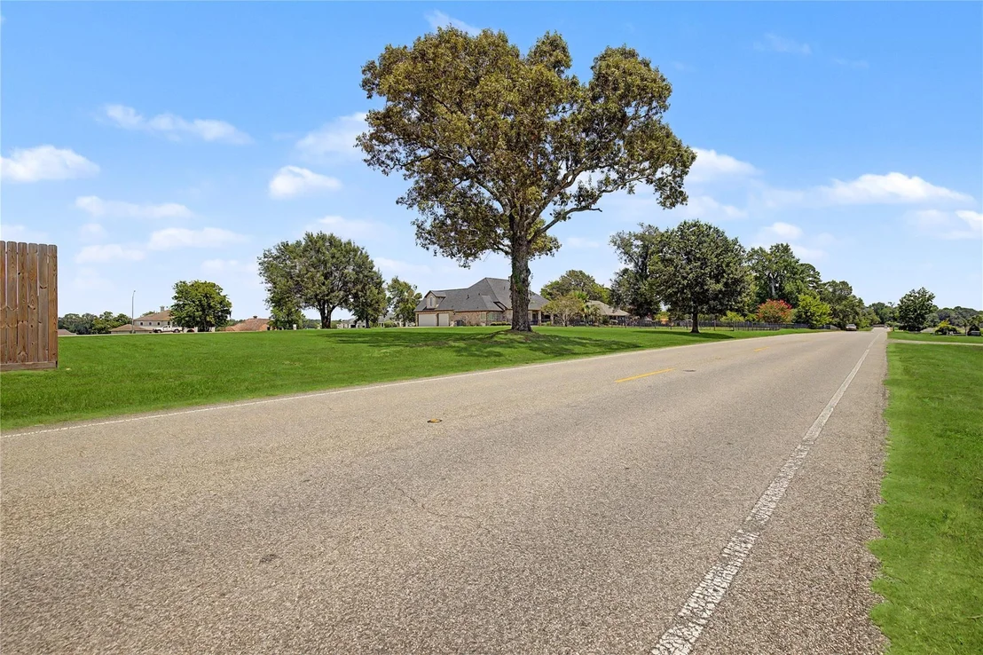 Photo of 18937 Harbor Side Boulevard