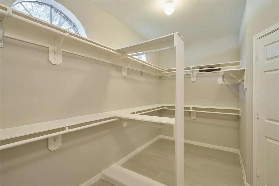 Photo of 12415 Shadowknoll Drive